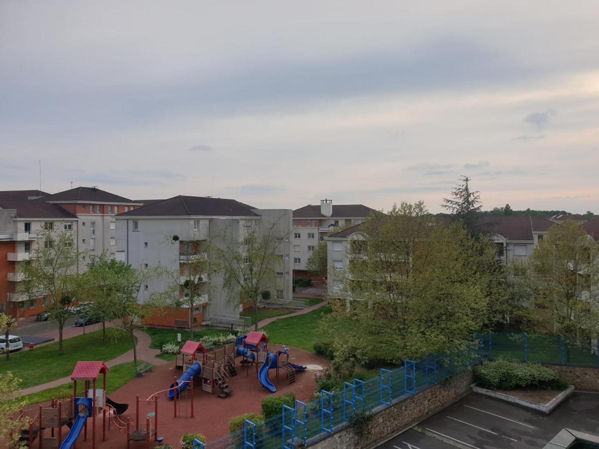Escale Affaires Dugny-Bourget Apartment Exterior photo