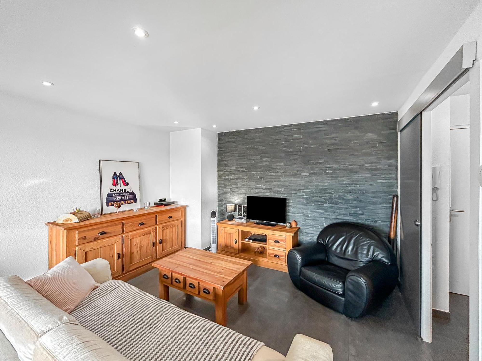 Escale Affaires Dugny-Bourget Apartment Exterior photo